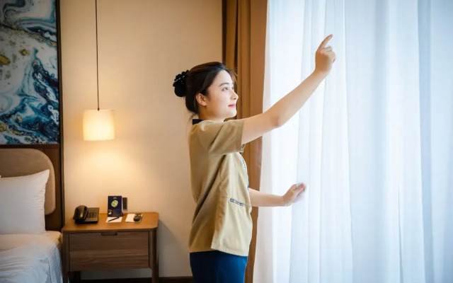 Muong Thanh Luxury Ha Long Centre Hotel