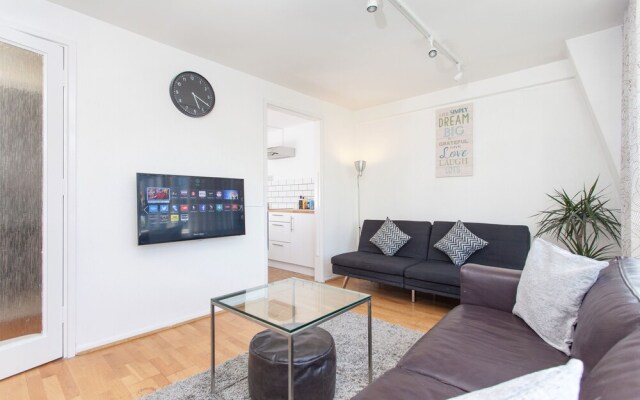 Oxford Street & Soho Modern 2 Bed Apt