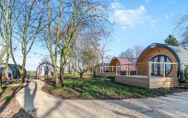 Carlton Manor Pod 12