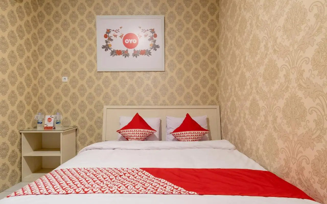 OYO 359 Executive Inn