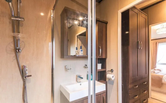 Lakeside Gem with Hot Tub