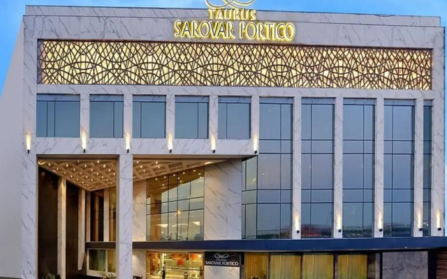 Taurus Sarovar Portico