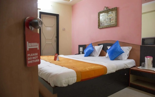 OYO 3886 Hotel Trimurti Heights