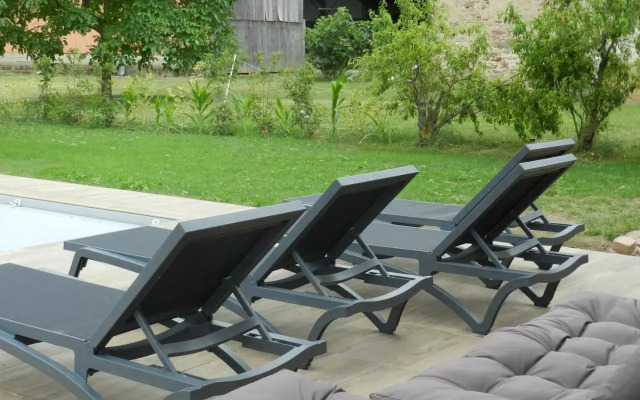 Gîte autonome, La grange a foin, piscine !