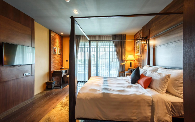 Hotel de l'amour – Guest Rooms – Prakhon Chai
