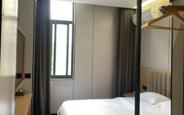 Mercure Lu'an Everything