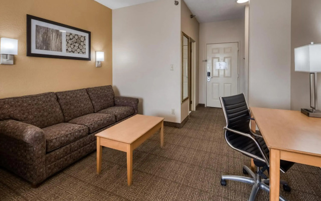 Quality Inn and Suites Springfield Southwest near I-72