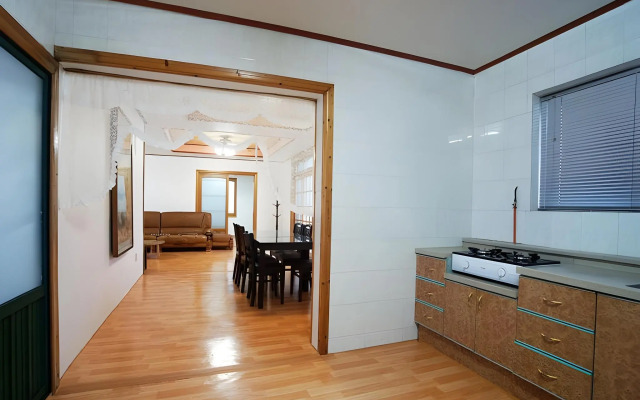 Jeju Maple Happyhouse Pension