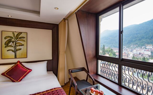 Freesia Hotel