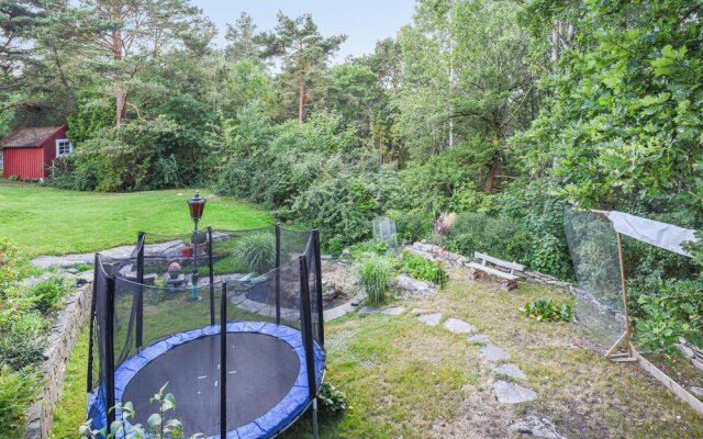 Beautiful Home in Göteborg With 4 Bedrooms, Sauna and Wifi