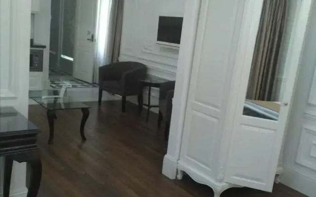 Cartoon Residence - Adults Only