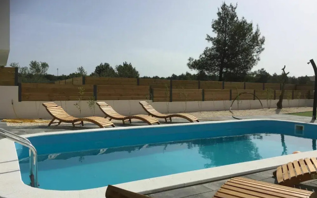 Comfy Villa in Vodice With Swimming Pool