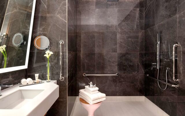SLS Dubai Hotel & Residences