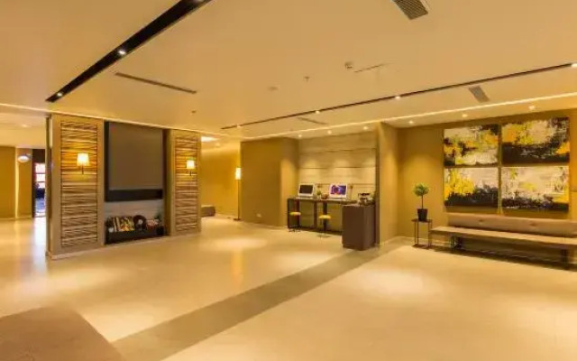 Homeinn Plus Hotel (Shenyang Hunnan Olympic Center Rongxing Building)