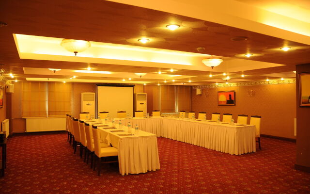 Royal Anka Hotel