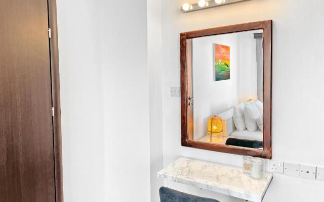 2BR Seaview Penthouse in center