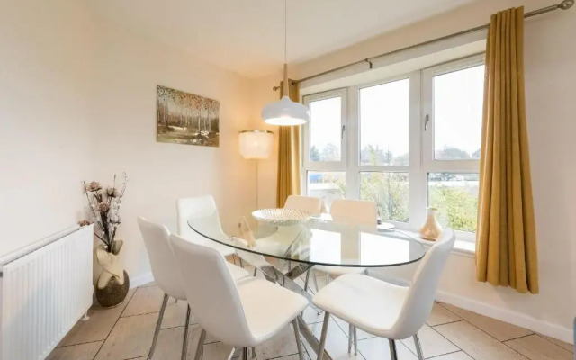 The Broch, 1st Floor, Luxurious City Centre Apartment
