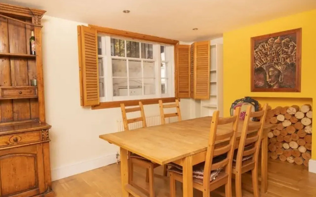 The Angel Place Hideaway - Fair 4bdr House With Terrace