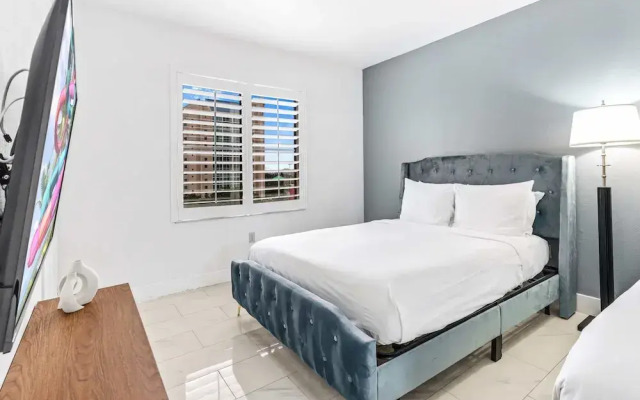 7601 Canada Avenue #502