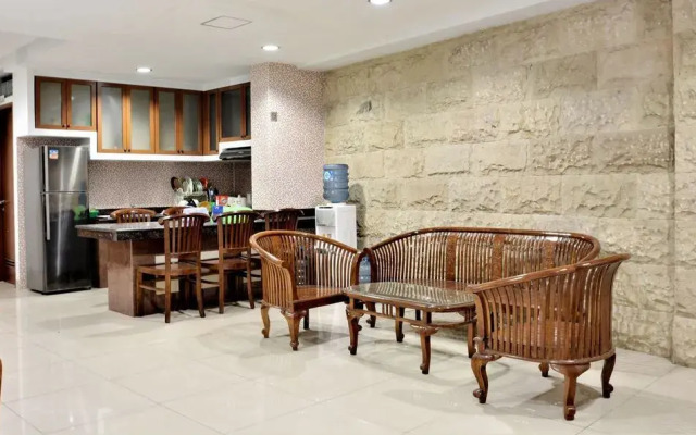 ZEN Rooms Basic near Cilandak Town Square