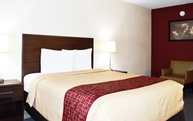 Red Roof Inn & Suites Commerce - Athens