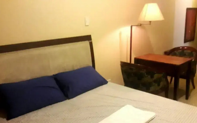 Migz N Tons Place at Cypress Towers