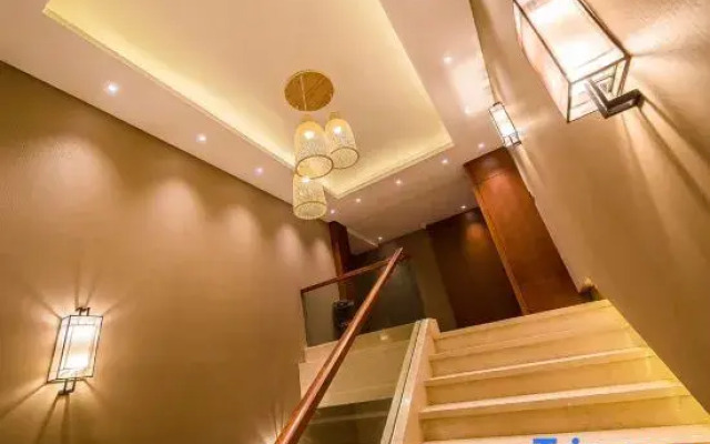 Yijiangdong Boutique Hotel.
