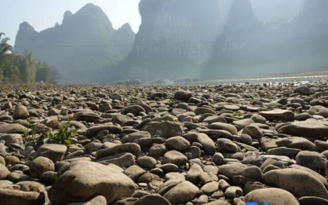 Xianyunju Resort Hotel (Yangshuo 20 yuan Scenic Area Branch)