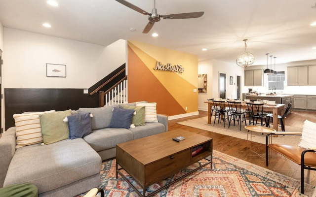 Nashville Comfort-mins to Broadway-12th S District