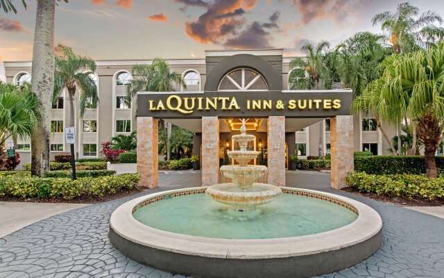 La Quinta Inn & Suites by Wyndham Coral Springs South