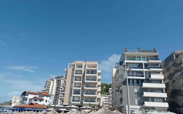 Spacious 2 Bedroom Apartment