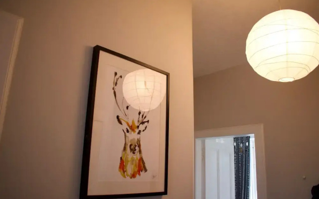 2 Bedroom Seaside Flat With Scenic Views