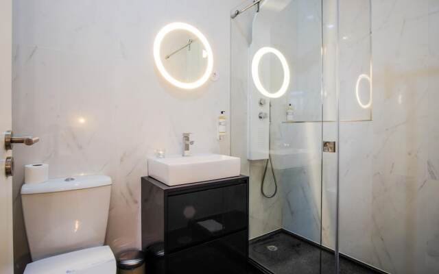 Feel Porto Downtown Art Tile