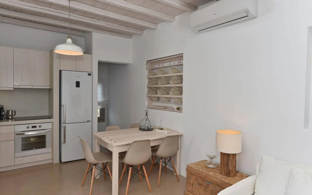 White Tinos Luxury Suites