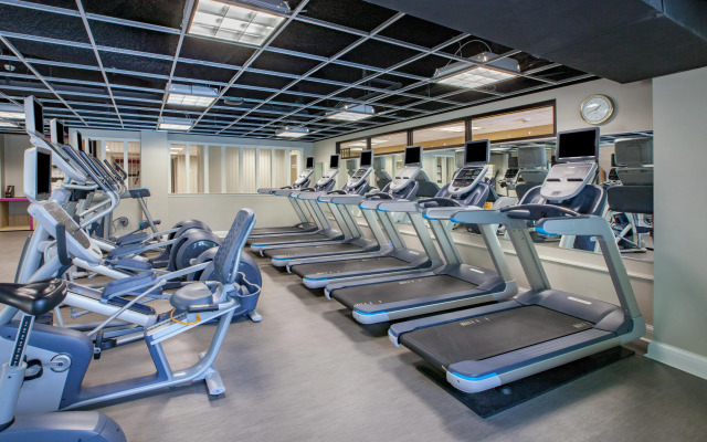 Crowne Plaza Louisville Airport Expo Ctr by IHG