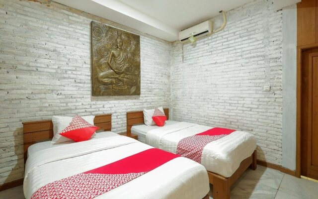 OYO 4016 Tan Jokteng Guest House