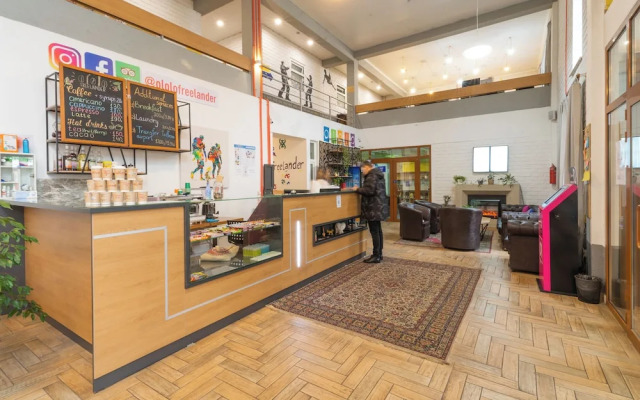 ololoFreelander work and travel Hostel