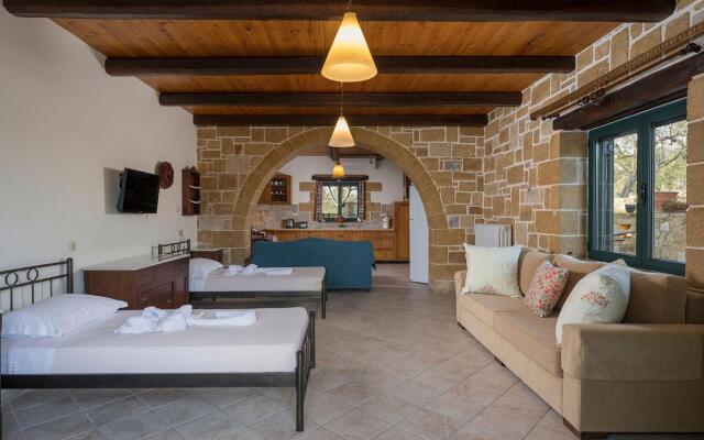 Athina Traditional Villa | Stalos