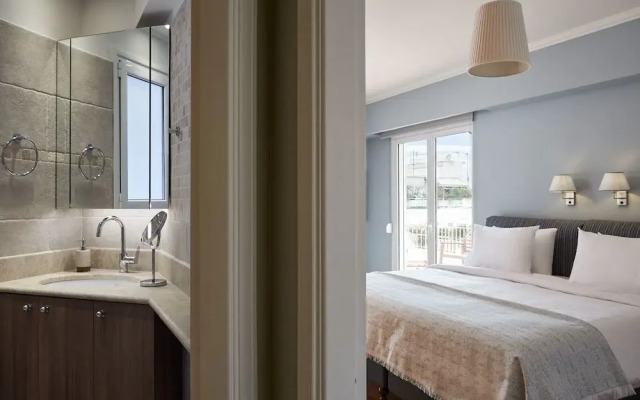 Fabulous 3BD Apt close to Kalimarmaro