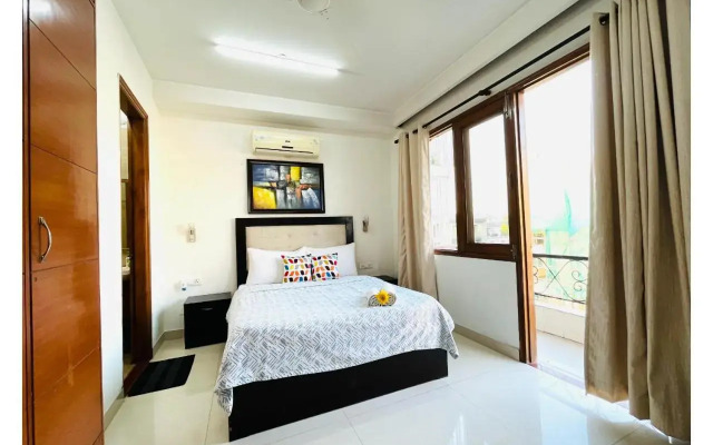 Bluo 1Bhk - Defence Colony Market, Lift, Balcony