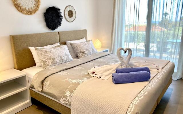Gennadi Harmony Suites - 200 m from the sea