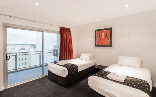 Spinnakers Apartments