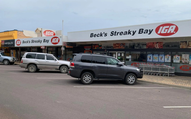 Beachside & Jetty View Apartment 4 - First Mate Apartment