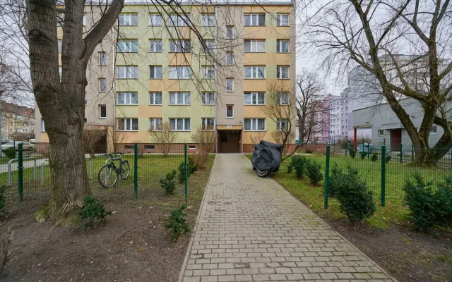 Zegadłowicza Riverside Studio by Renters