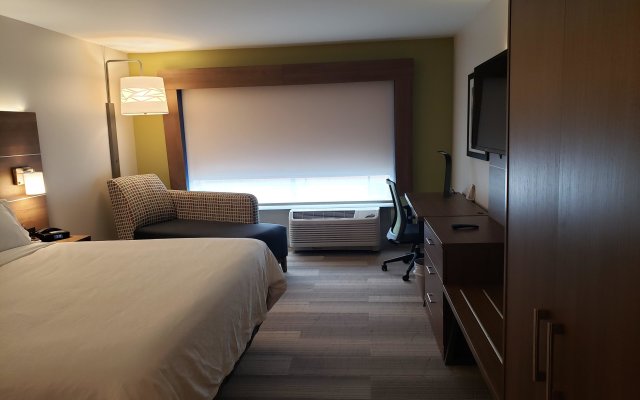 Holiday Inn Express & Suites Nashville North - Springfield, an IHG Hotel