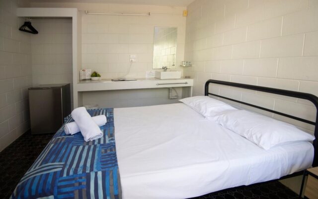 Cstay Motel