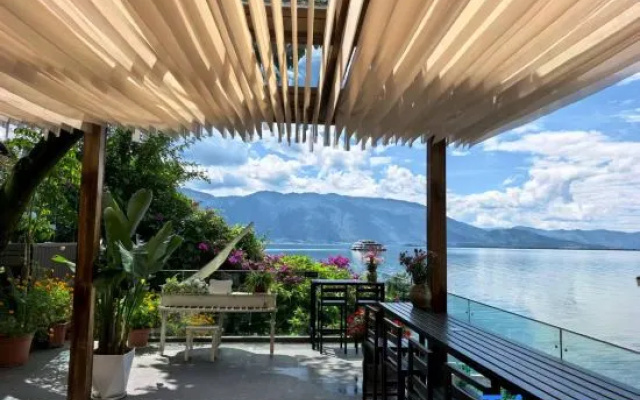 Wind Courtyard Seaview Inn – Outside – Dali