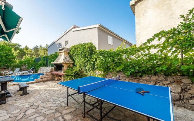 Beautiful Home in Vir With 4 Bedrooms, Wifi and Outdoor Swimming Pool