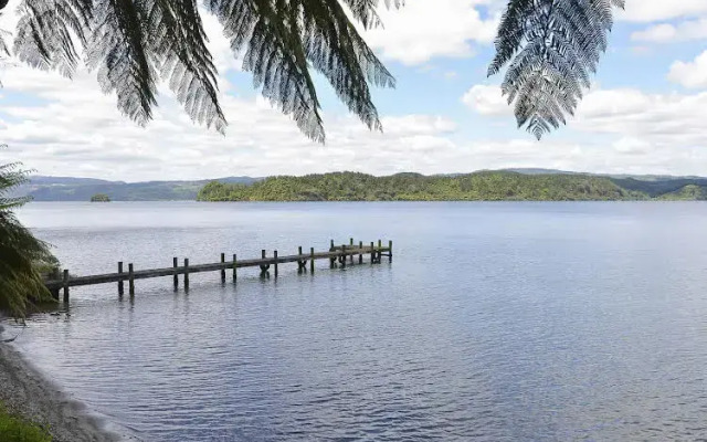 Lakefront Executive Retreat