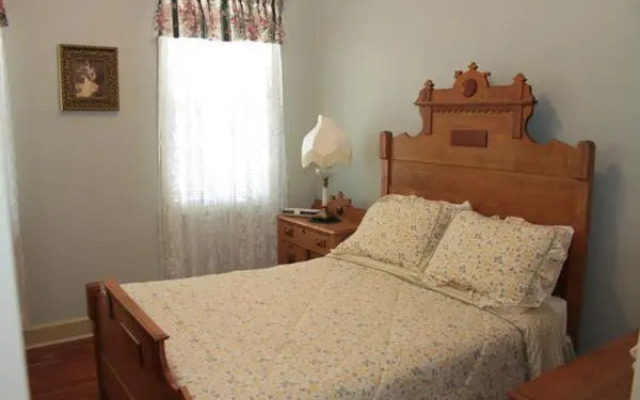 Inn At The Olde Silk Mill